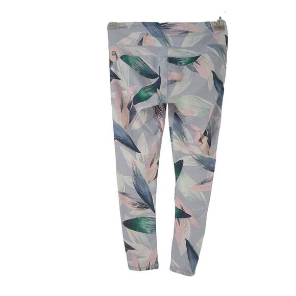 Fabletics Leggings Size S Mid Rise Crop Leaf Print Active Wear Athleisure Casual - Picture 1 of 8